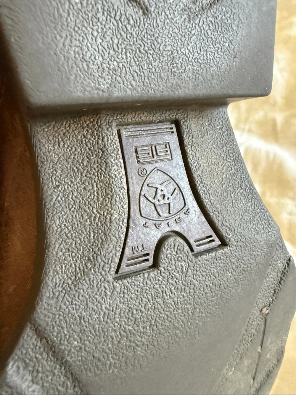 Ariat Men's Midtown Rambler boots in Barn Brown leather